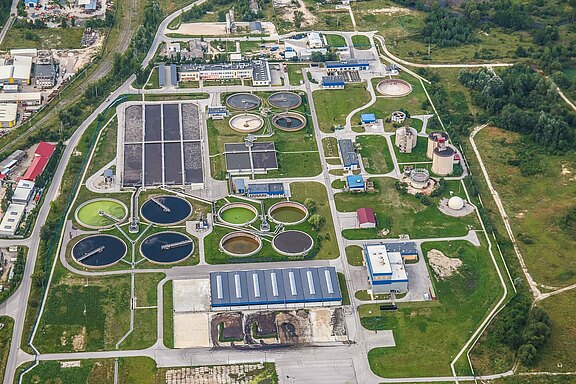 treatment-plant-wastewater-2826988_1920.jpg  